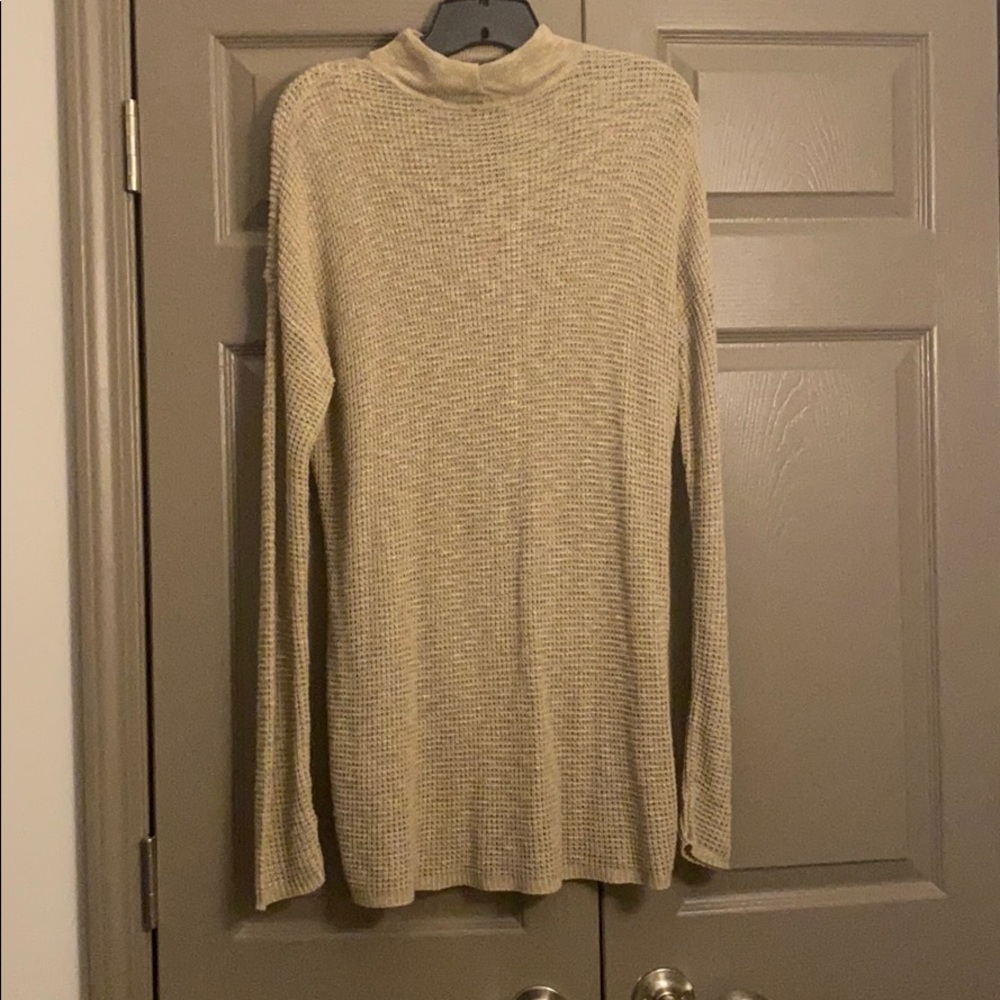 NWT Express cut out sweater. - Picture 4 of 4